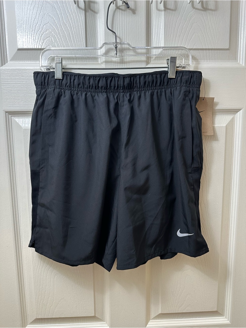 Men’s Nlke Challenger Shorts Size Medium NEW